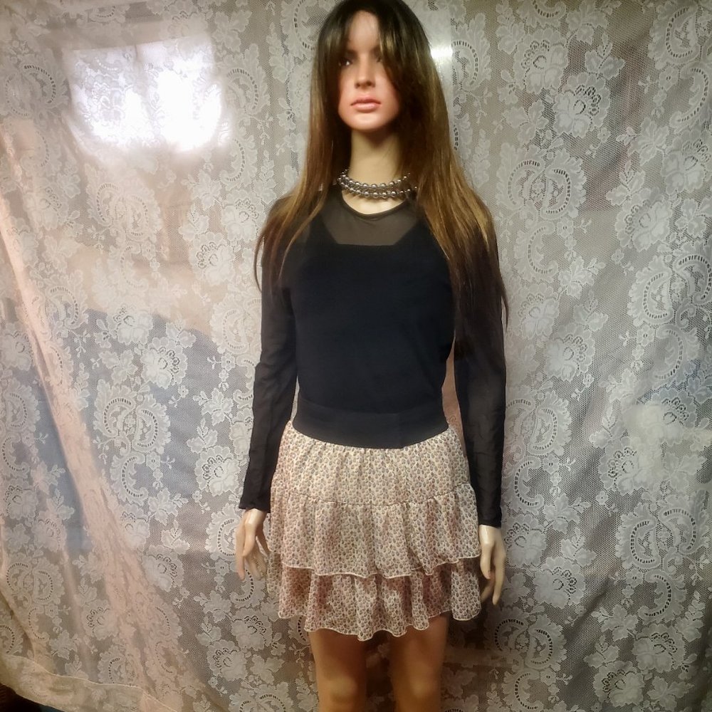 Deb ruffled mini Skirt  size L